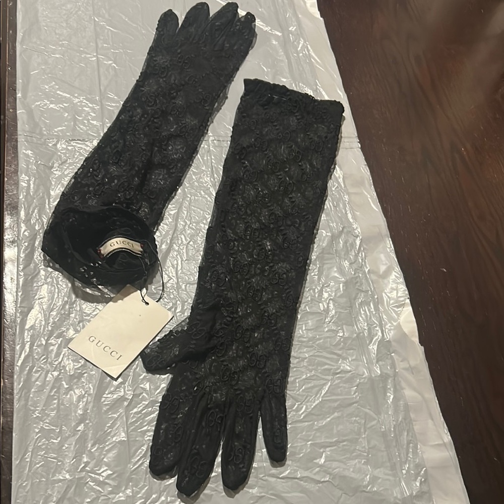 Gucci Black Lace Women's Gloves
